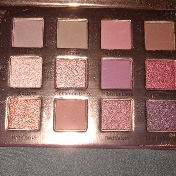 The Beauty Crop Eye Palette - Picture 3 of 3